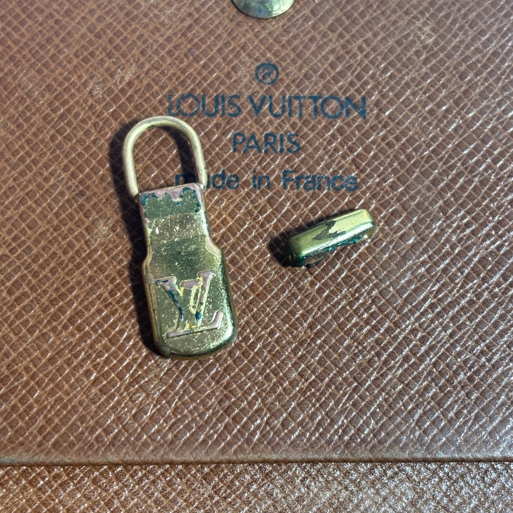 LOUIS VUITTON COMPACT WALLET - Picture 15 of 16